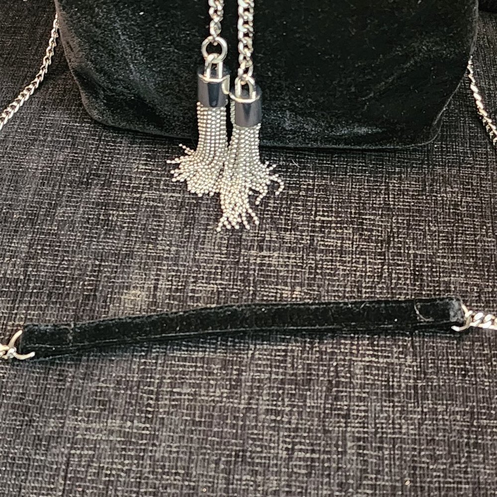 White House Black Market Black Velvet Drawstring Bag - Picture 6 of 10
